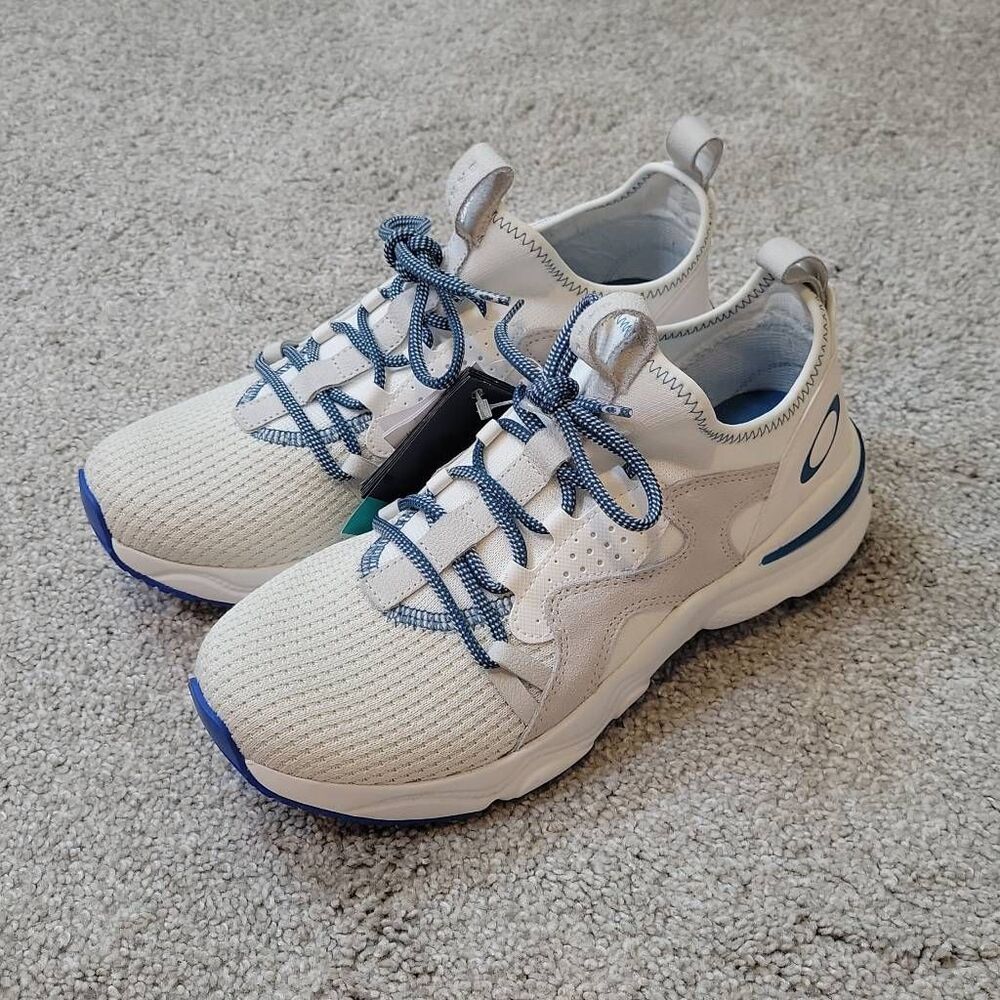 Oakley Men's Cosmos Sneaker White Blue Size  9.5